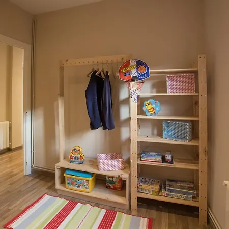 Apartment Can 33 *